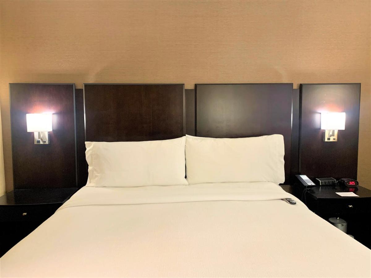 Holiday Inn Dublin - Pleasanton By Ihg Bagian luar foto